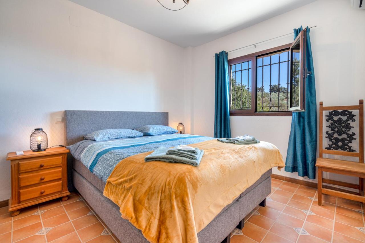 Hacienda La Buena Vida B&B En Appartementen Casita La Bruja Альгаринехо Экстерьер фото